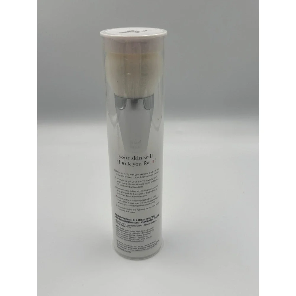 IT Cosmetics Heavenly Skin Bye Bye Pores Brush No 701 Powder Makeup Brush New